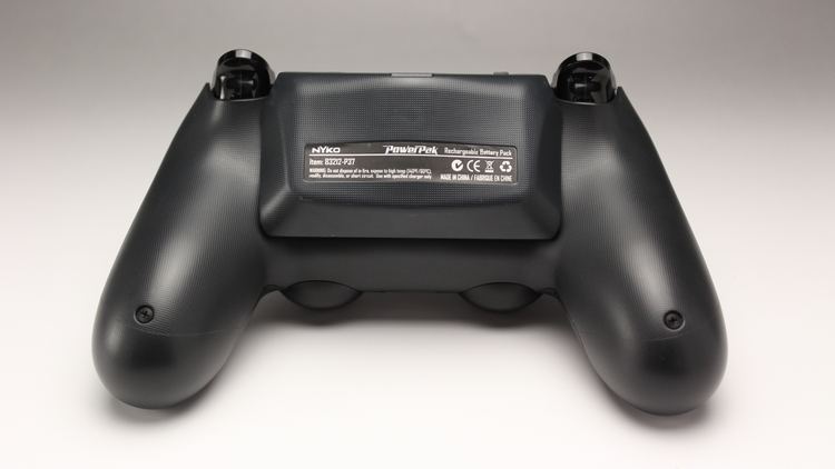 Power Pak for PS4 装着時 上部